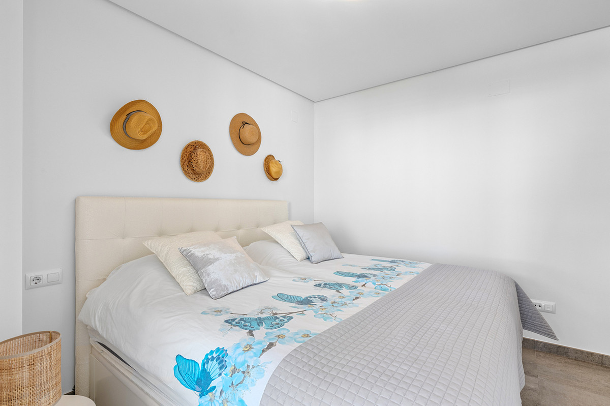 For sale - 2 Bedroom 2 Bathroom Apartment - Middle Floor Apartment in Orihuela - Los Dolses  - Alicante