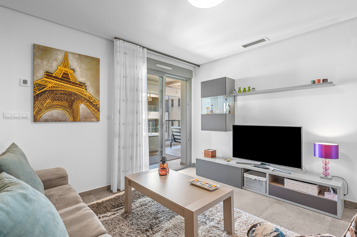 For sale - 2 Bedroom 2 Bathroom Apartment - Middle Floor Apartment in Orihuela - Los Dolses  - Alicante