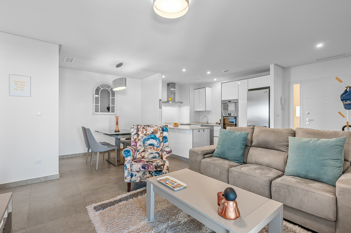 For sale - 2 Bedroom 2 Bathroom Apartment - Middle Floor Apartment in Orihuela - Los Dolses  - Alicante