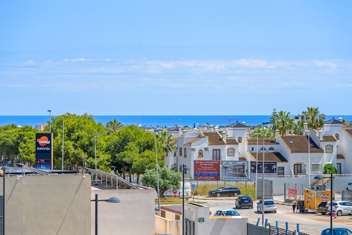 For sale - 2 Bedroom 2 Bathroom Apartment - Middle Floor Apartment in Orihuela - Los Dolses  - Alicante