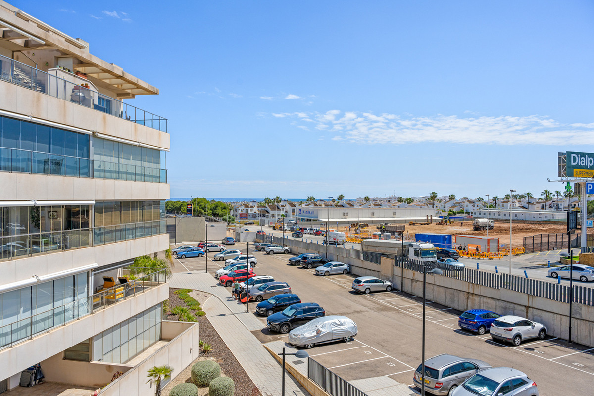 For sale - 2 Bedroom 2 Bathroom Apartment - Middle Floor Apartment in Orihuela - Los Dolses  - Alicante