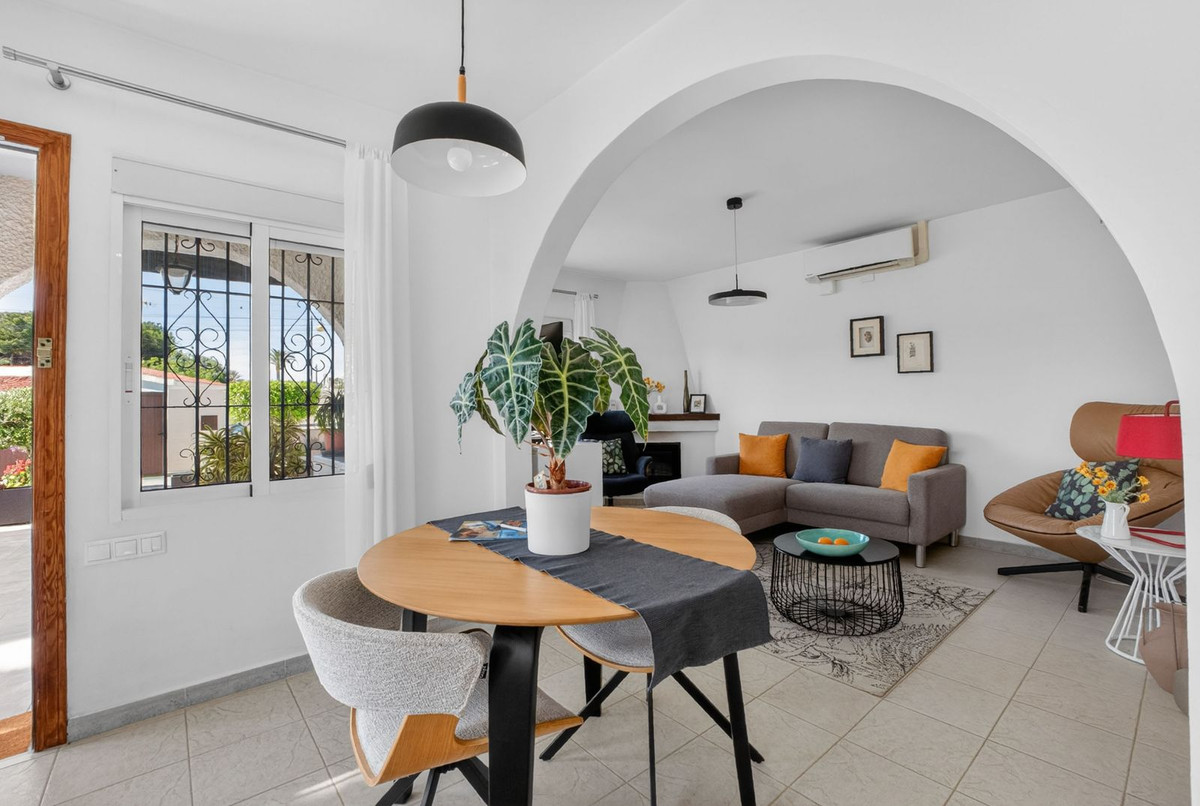 For sale - 3 Bedroom 2 Bathroom House - Semi-Detached House in Torrevieja - Torrevieja Centro  - Alicante