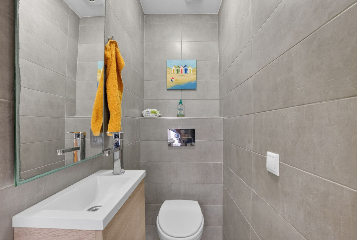 For sale - 3 Bedroom 2 Bathroom House - Semi-Detached House in Torrevieja - Torrevieja Centro  - Alicante