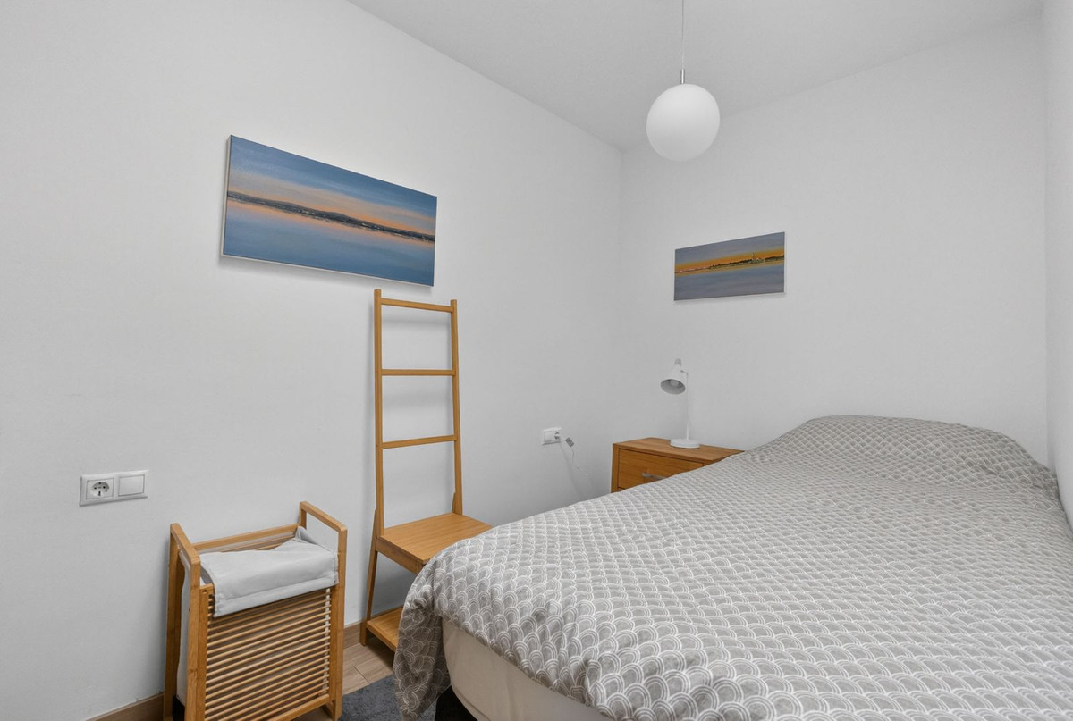 For sale - 3 Bedroom 2 Bathroom House - Semi-Detached House in Torrevieja - Torrevieja Centro  - Alicante