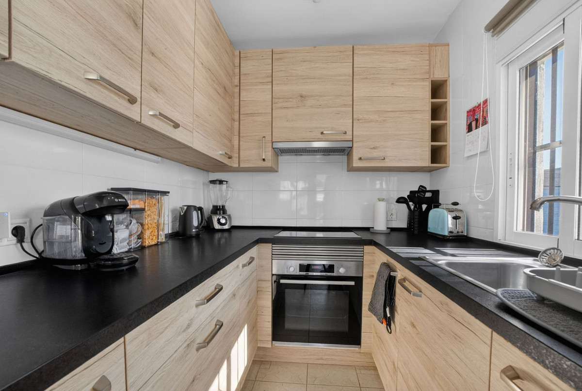 For sale - 3 Bedroom 2 Bathroom House - Semi-Detached House in Torrevieja - Torrevieja Centro  - Alicante