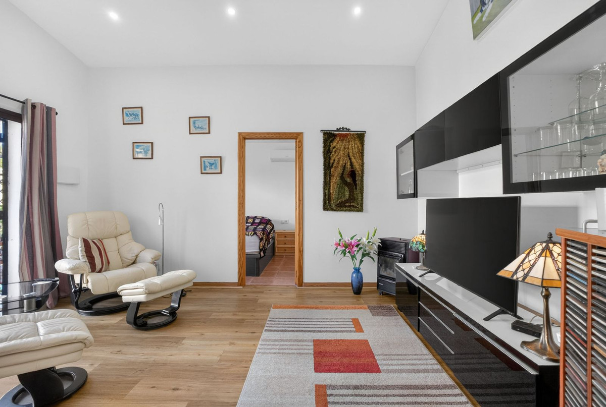 For sale - 3 Bedroom 3 Bathroom House - Semi-Detached House in Torrevieja - Torrevieja Centro  - Alicante