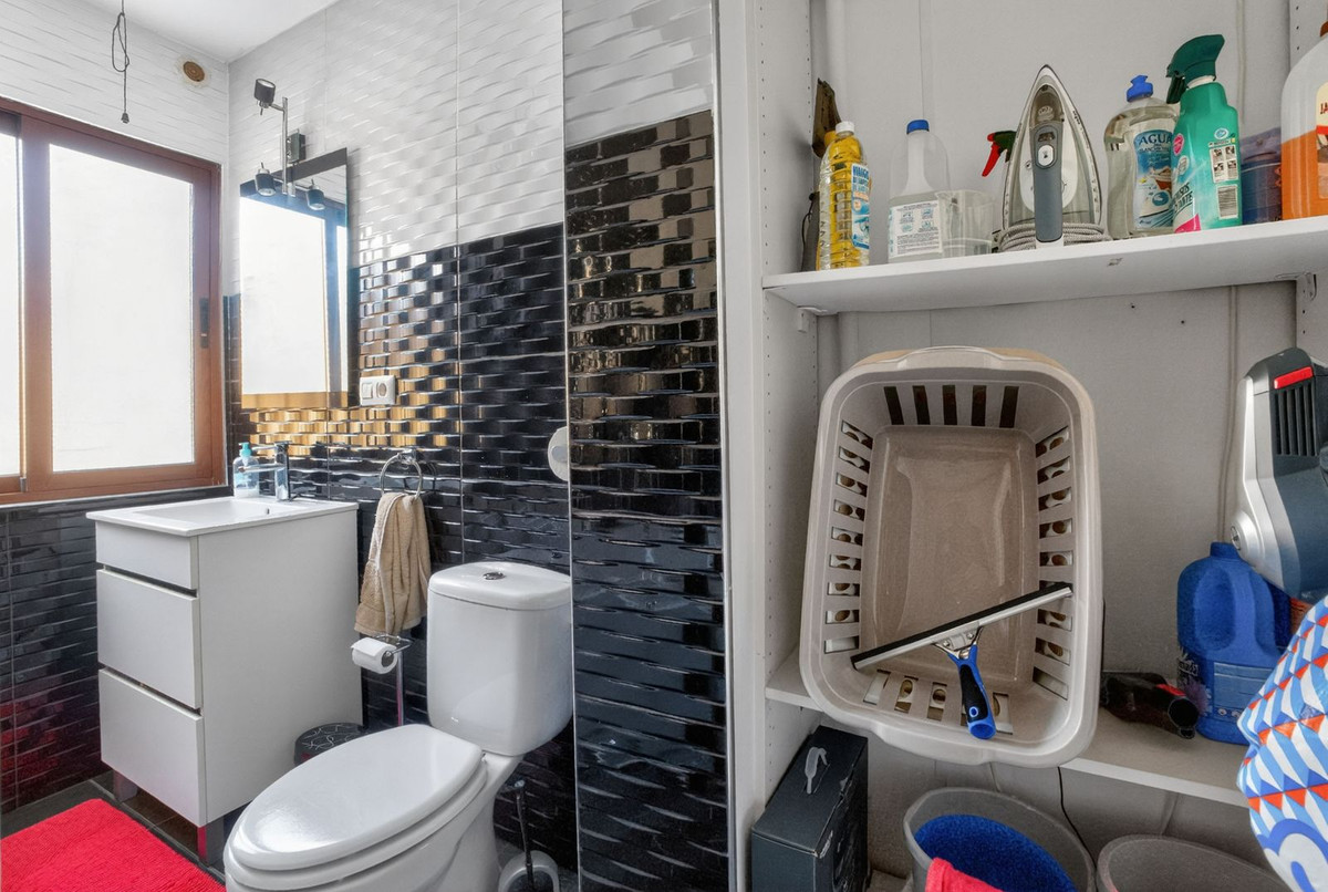For sale - 3 Bedroom 3 Bathroom House - Semi-Detached House in Torrevieja - Torrevieja Centro  - Alicante
