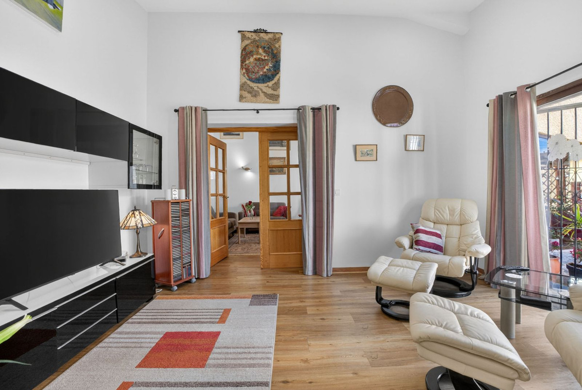 For sale - 3 Bedroom 3 Bathroom House - Semi-Detached House in Torrevieja - Torrevieja Centro  - Alicante