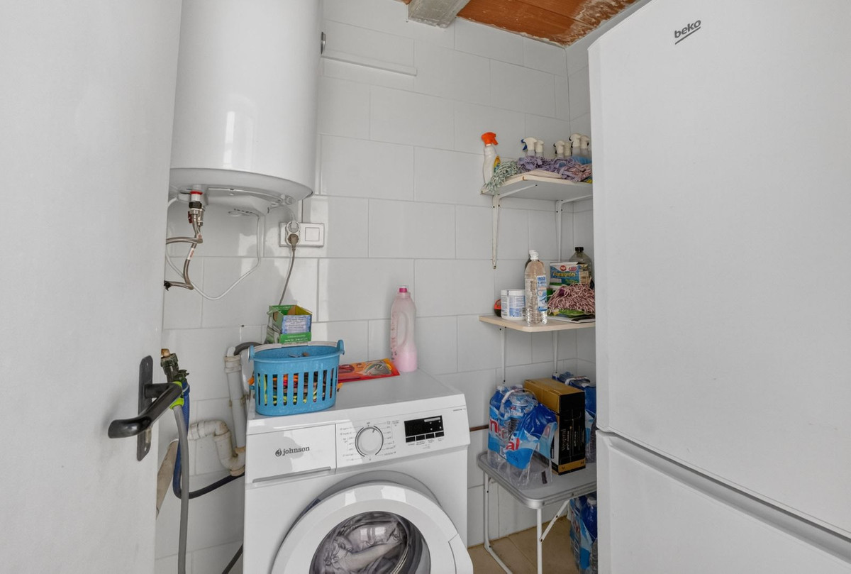 For sale - 3 Bedroom 3 Bathroom House - Semi-Detached House in Torrevieja - Torrevieja Centro  - Alicante