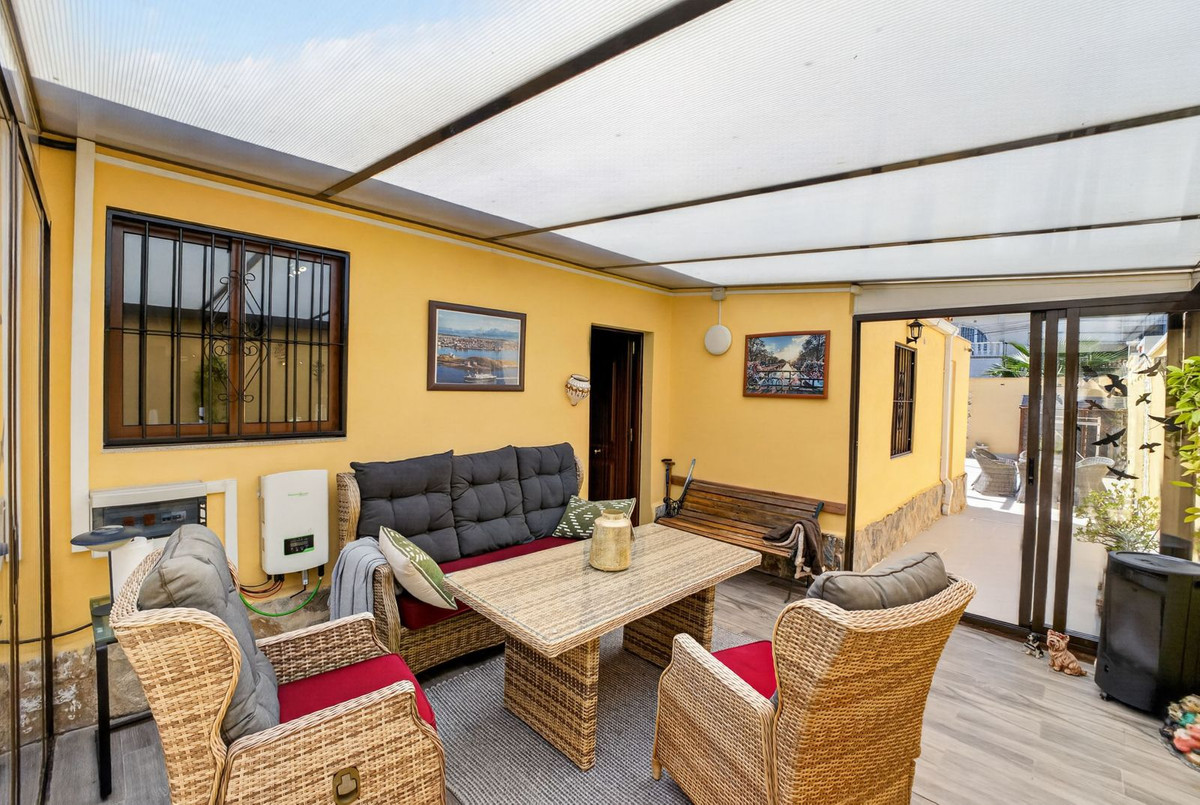For sale - 3 Bedroom 3 Bathroom House - Semi-Detached House in Torrevieja - Torrevieja Centro  - Alicante