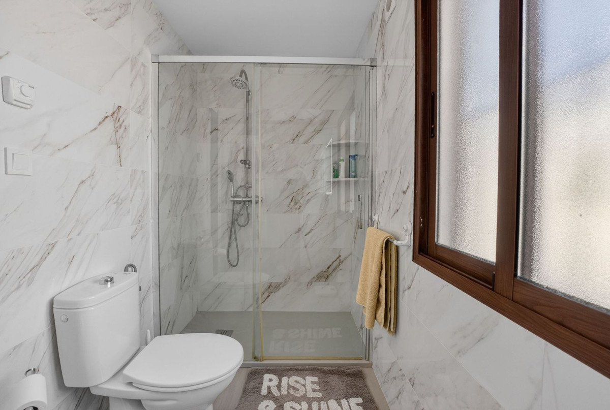 For sale - 3 Bedroom 3 Bathroom House - Semi-Detached House in Torrevieja - Torrevieja Centro  - Alicante