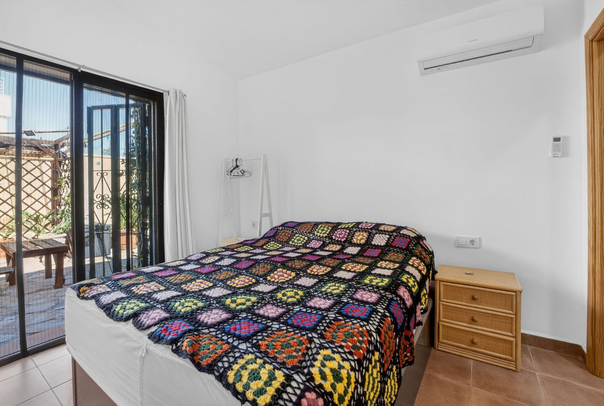 For sale - 3 Bedroom 3 Bathroom House - Semi-Detached House in Torrevieja - Torrevieja Centro  - Alicante