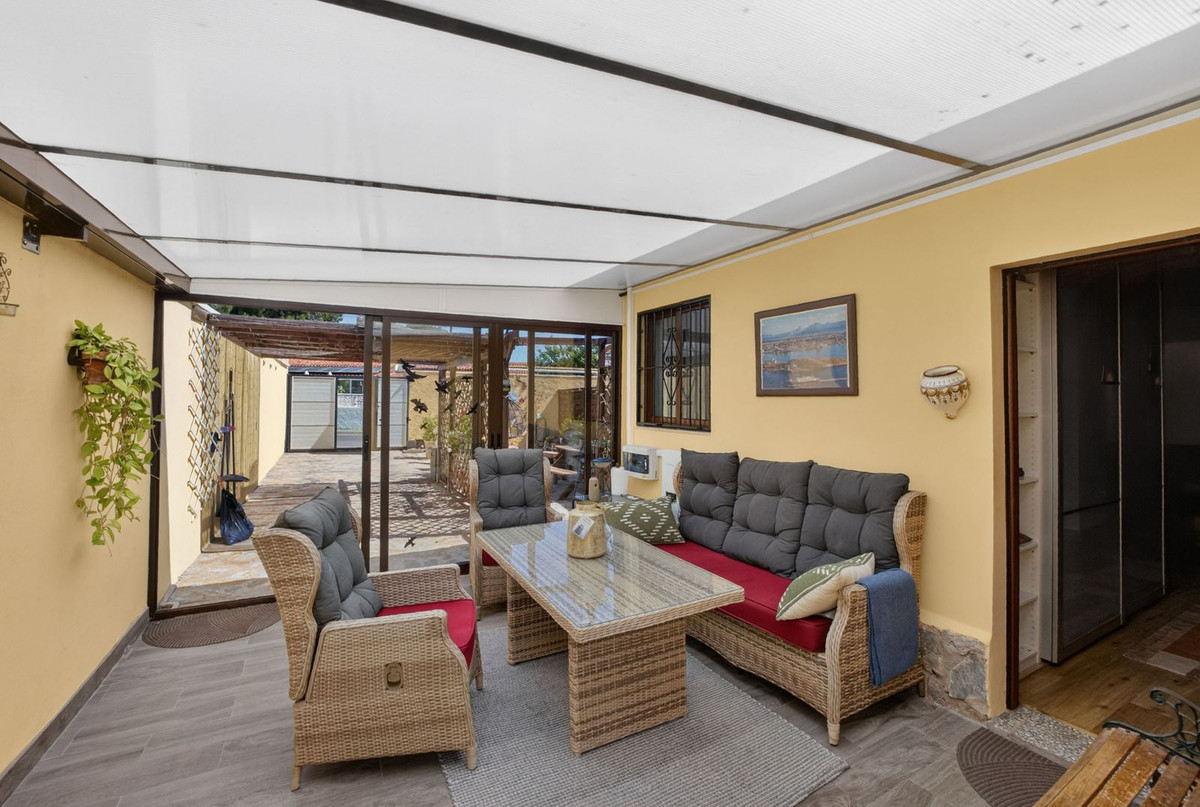 For sale - 3 Bedroom 3 Bathroom House - Semi-Detached House in Torrevieja - Torrevieja Centro  - Alicante
