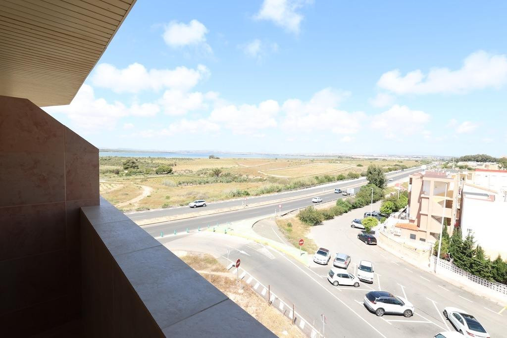 For sale - 3 Bedroom 2 Bathroom Apartment - Ground Floor Apartment in Torrevieja - Torrevieja Centro  - Alicante
