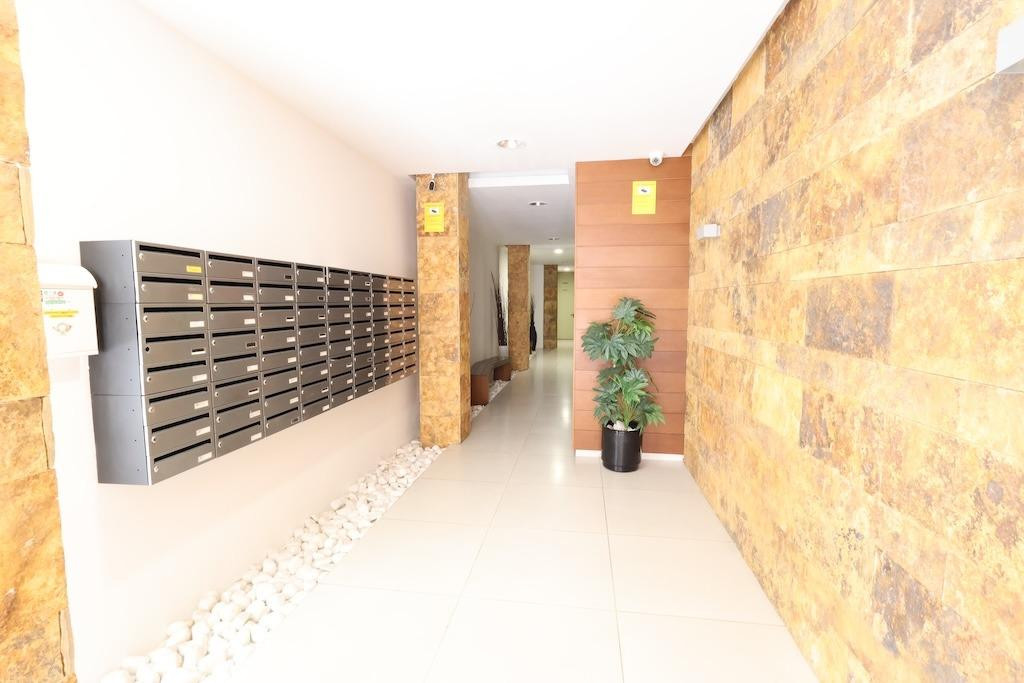 For sale - 3 Bedroom 2 Bathroom Apartment - Ground Floor Apartment in Torrevieja - Torrevieja Centro  - Alicante