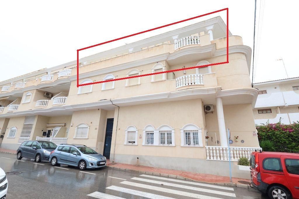 For sale - 3 Bedroom 2 Bathroom Apartment - Penthouse in Torrevieja - Torrevieja Centro  - Alicante