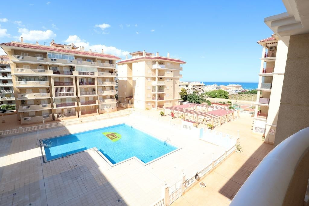 For sale - 2 Bedroom 1 Bathroom Apartment - Middle Floor Apartment in Torrevieja - La Mata  - Alicante