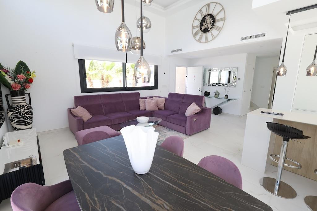 For sale - 3 Bedroom 3 Bathroom House - Detached Villa in Los Montesinos - La Marquesa  - Alicante