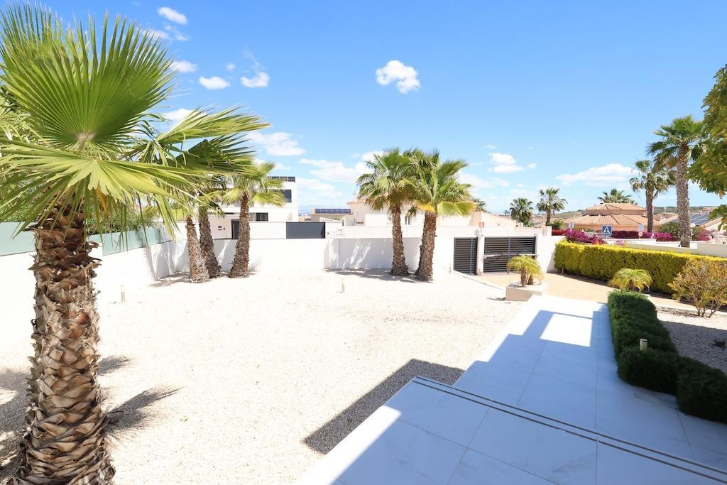 For sale - 3 Bedroom 3 Bathroom House - Detached Villa in Los Montesinos - La Marquesa  - Alicante