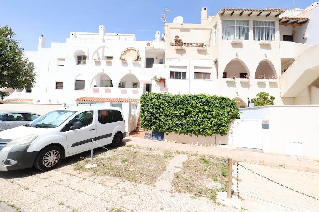 2 Bedroom 1 Bathroom House - Bungalow in Orihuela