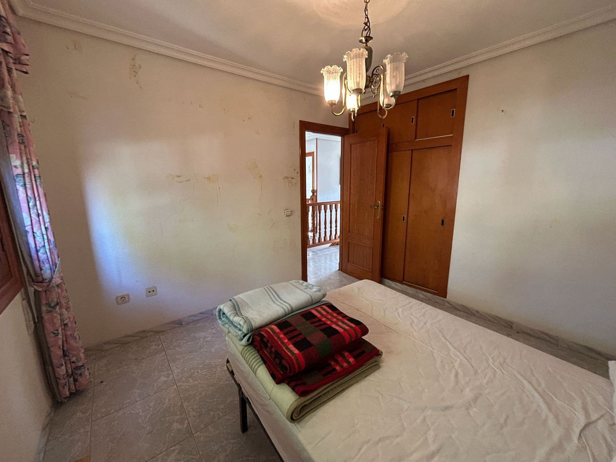 For sale - 6 Bedroom 3 Bathroom House - Detached Villa in Orihuela - Los Balcones  - Alicante