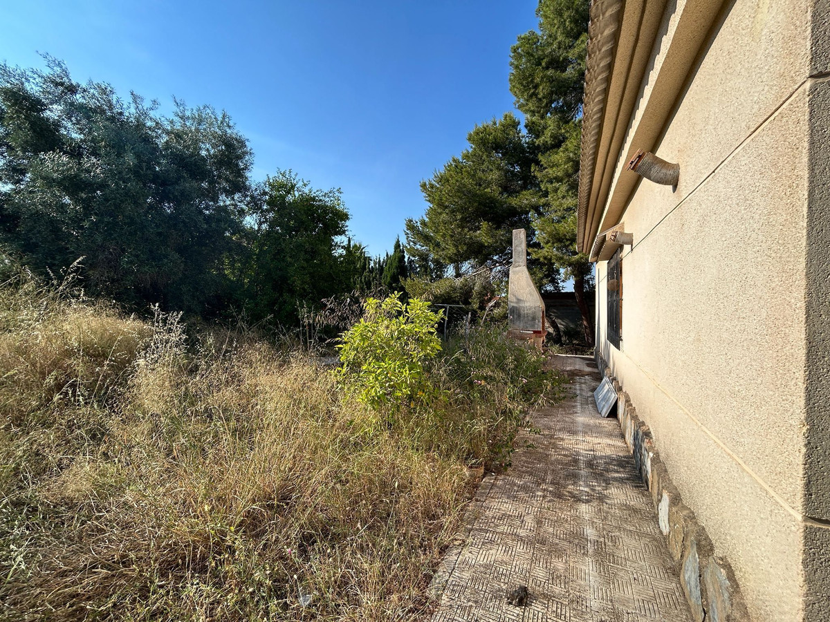 For sale - 6 Bedroom 3 Bathroom House - Detached Villa in Orihuela - Los Balcones  - Alicante