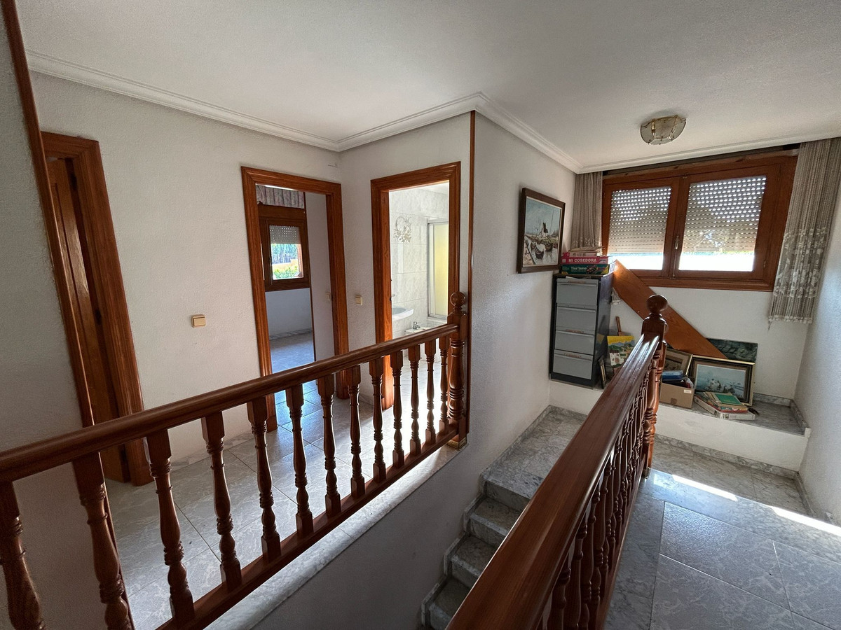 For sale - 6 Bedroom 3 Bathroom House - Detached Villa in Orihuela - Los Balcones  - Alicante