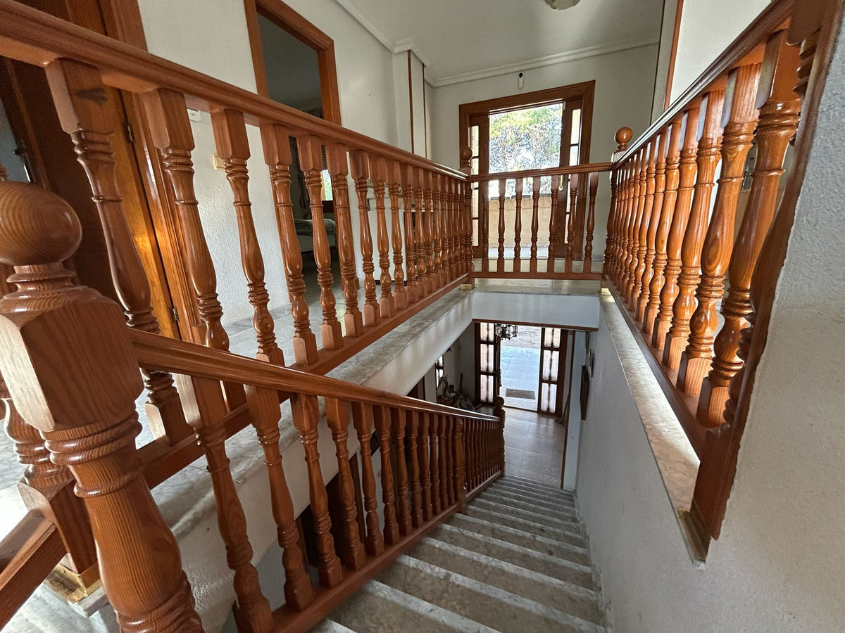 For sale - 6 Bedroom 3 Bathroom House - Detached Villa in Orihuela - Los Balcones  - Alicante