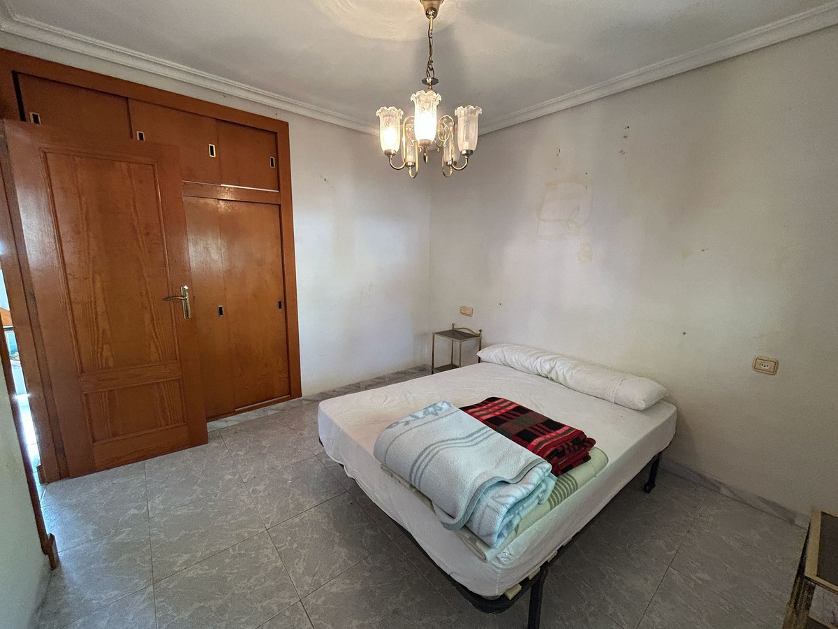 For sale - 6 Bedroom 3 Bathroom House - Detached Villa in Orihuela - Los Balcones  - Alicante