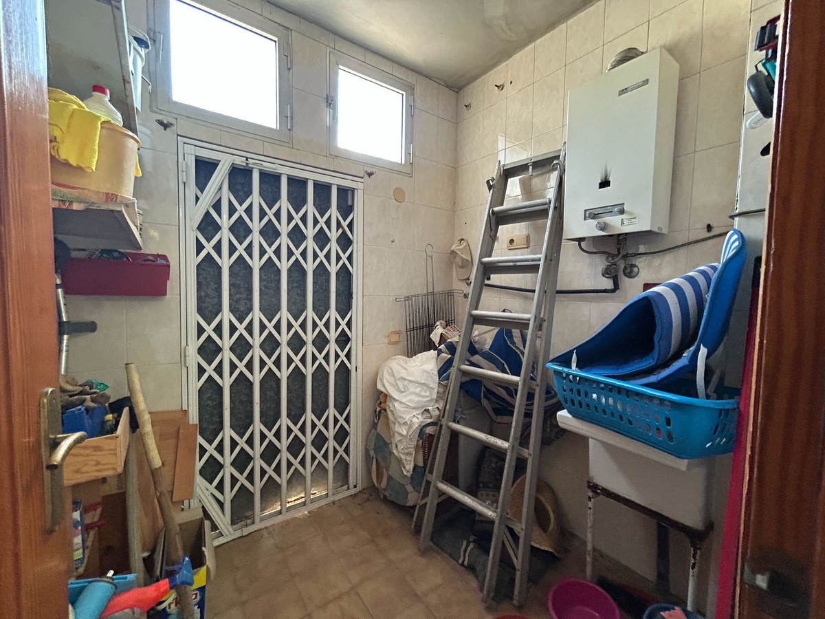 For sale - 6 Bedroom 3 Bathroom House - Detached Villa in Orihuela - Los Balcones  - Alicante