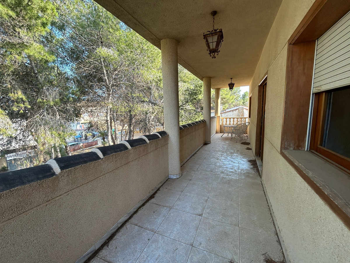 For sale - 6 Bedroom 3 Bathroom House - Detached Villa in Orihuela - Los Balcones  - Alicante