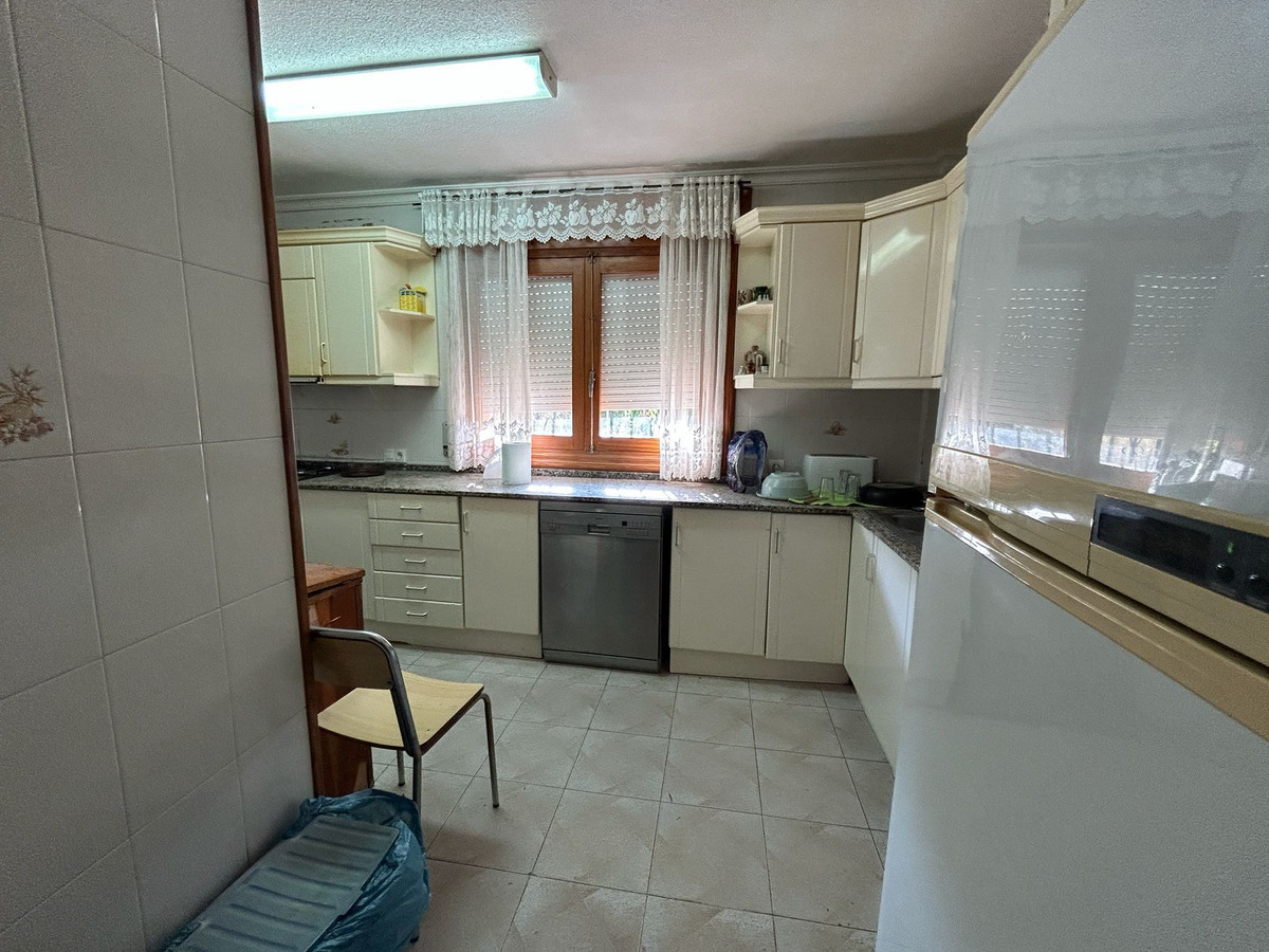 For sale - 6 Bedroom 3 Bathroom House - Detached Villa in Orihuela - Los Balcones  - Alicante