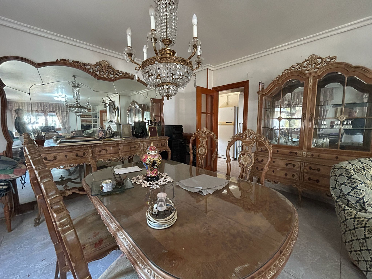 For sale - 6 Bedroom 3 Bathroom House - Detached Villa in Orihuela - Los Balcones  - Alicante