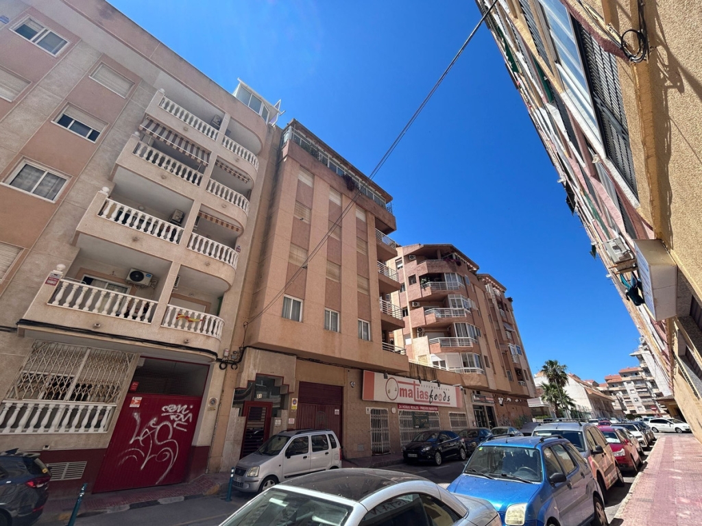 1 Bedroom 2 Bathroom Apartment - Top Floor Apartment in Torrevieja