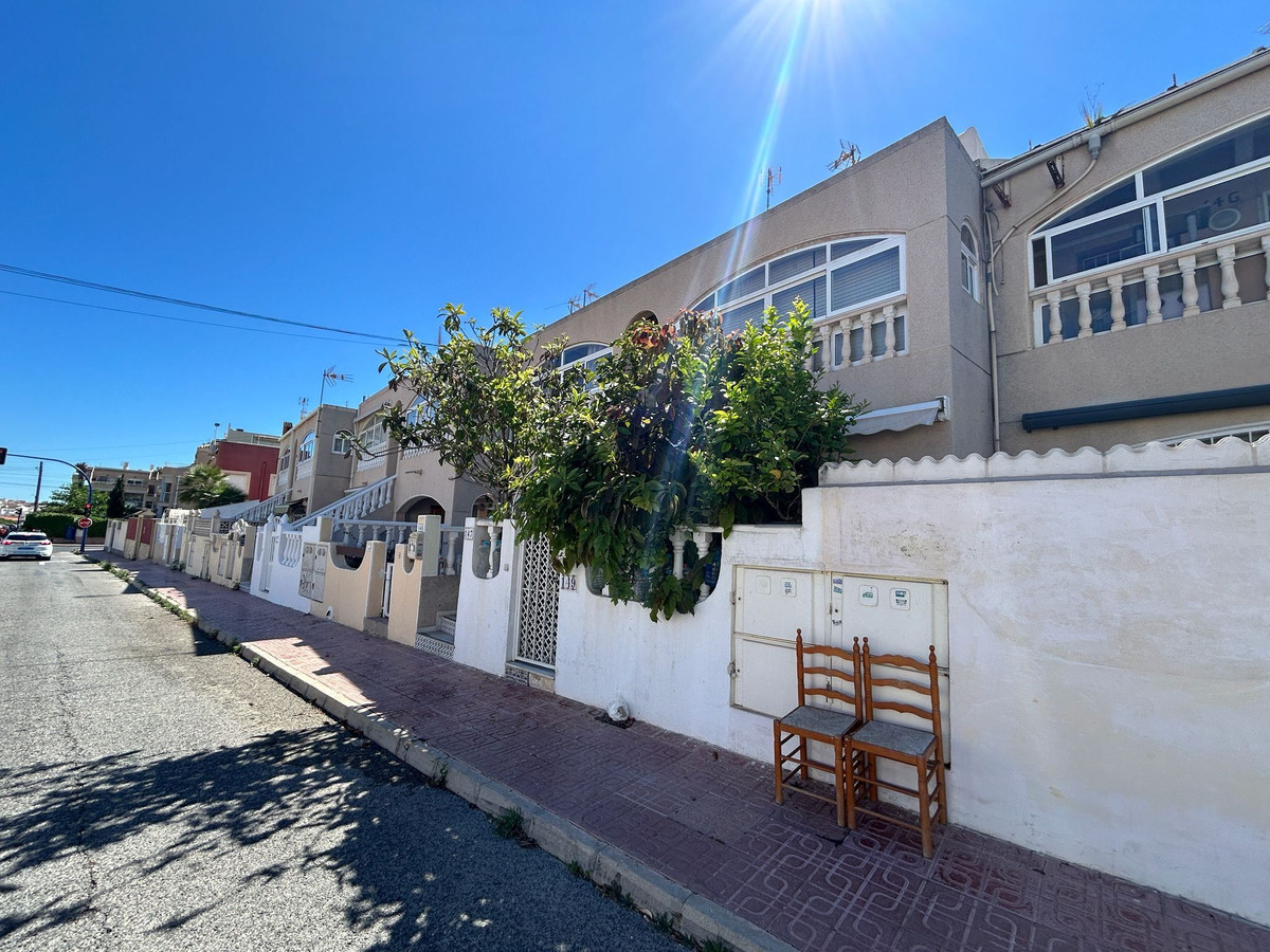 For sale - 1 Bedroom 1 Bathroom House - Townhouse in Torrevieja - Torrevieja Centro  - Alicante