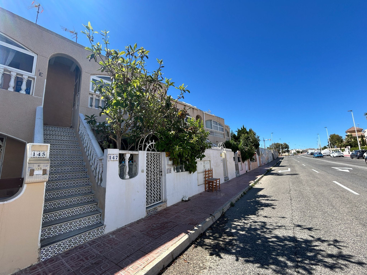 For sale - 1 Bedroom 1 Bathroom House - Townhouse in Torrevieja - Torrevieja Centro  - Alicante