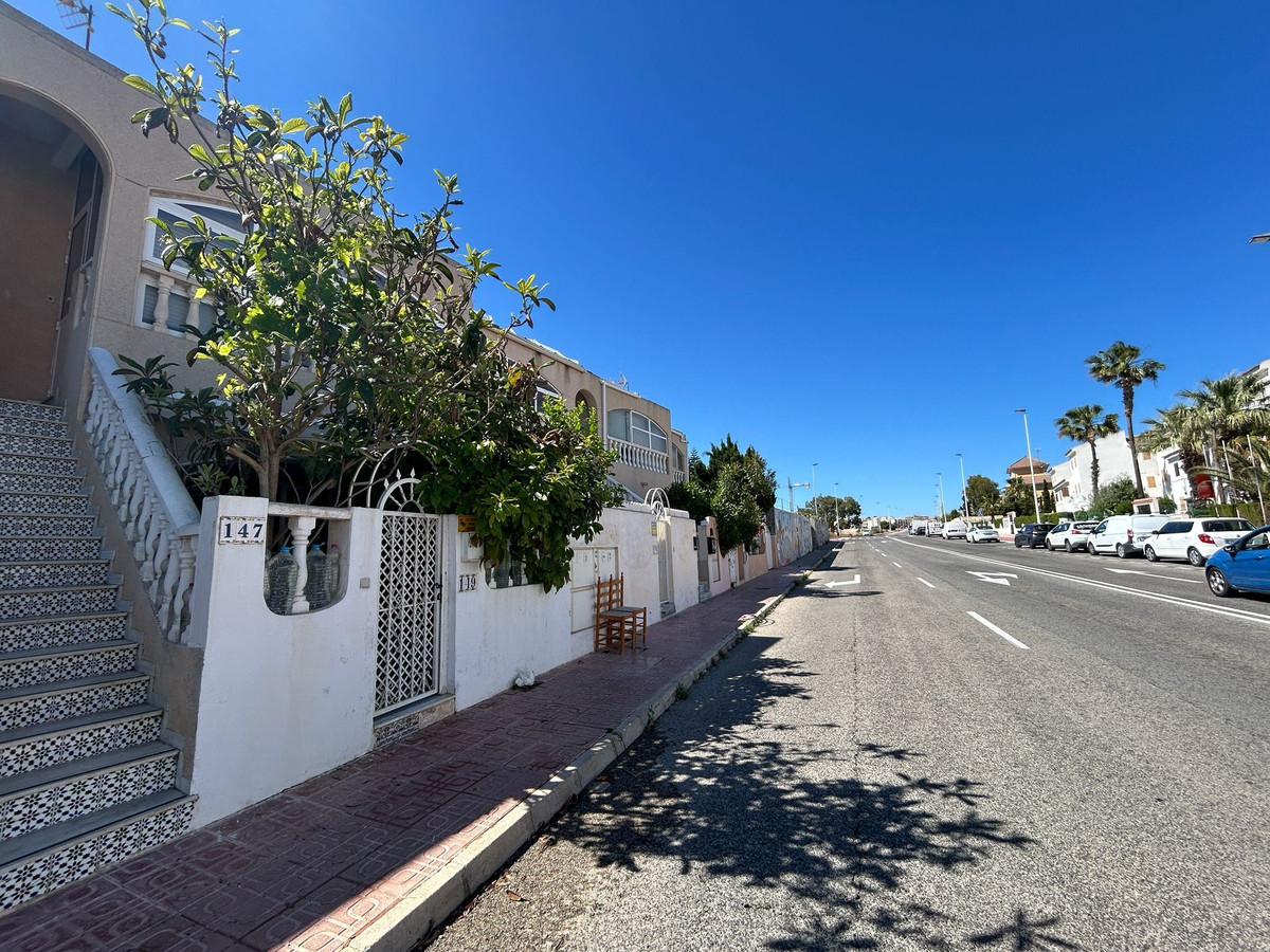 For sale - 1 Bedroom 1 Bathroom House - Townhouse in Torrevieja - Torrevieja Centro  - Alicante