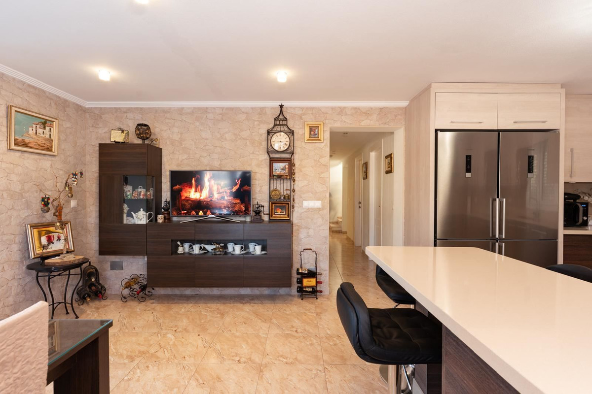 For sale - 7 Bedroom 4 Bathroom House - Detached Villa in Orihuela - Los Altos  - Alicante