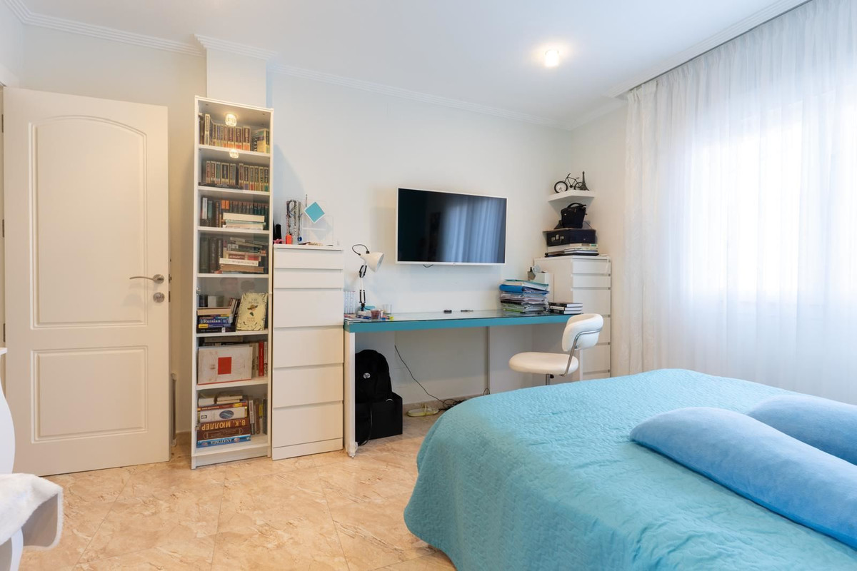 For sale - 7 Bedroom 4 Bathroom House - Detached Villa in Orihuela - Los Altos  - Alicante