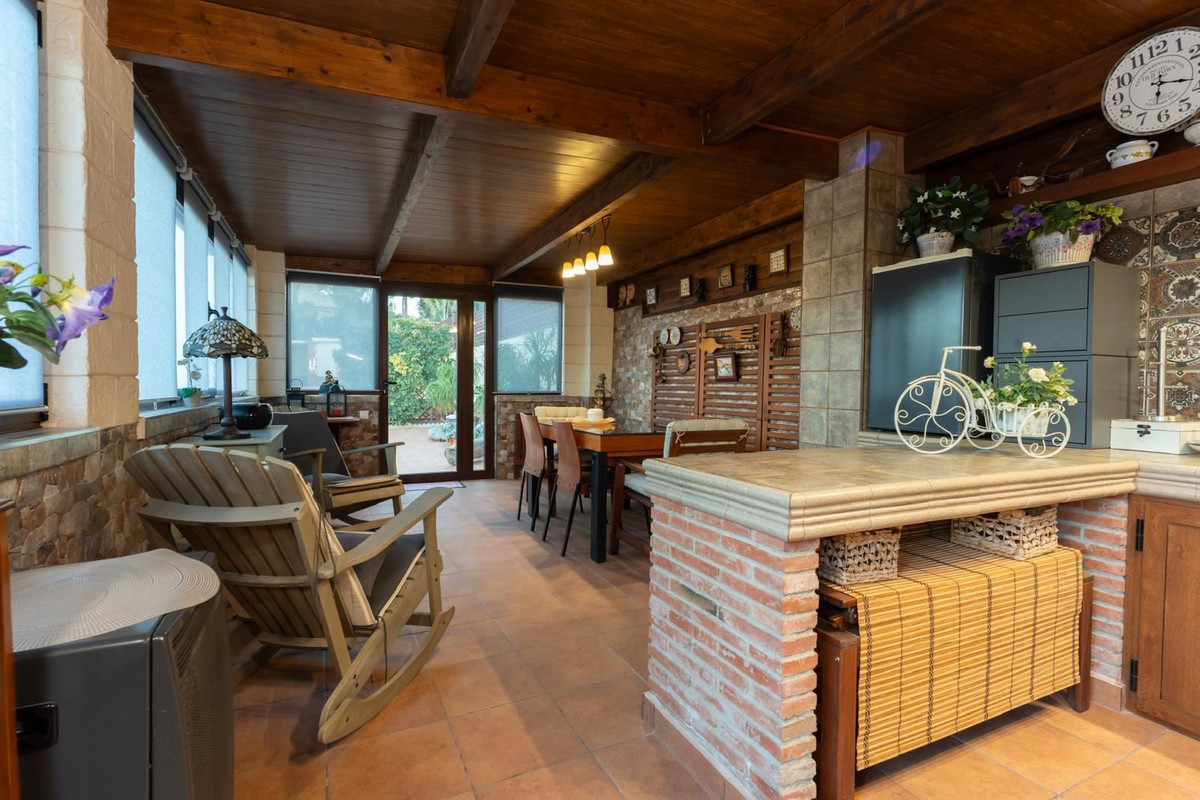 For sale - 7 Bedroom 4 Bathroom House - Detached Villa in Orihuela - Los Altos  - Alicante