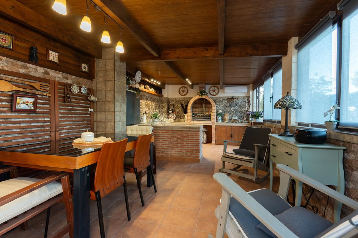 For sale - 7 Bedroom 4 Bathroom House - Detached Villa in Orihuela - Los Altos  - Alicante