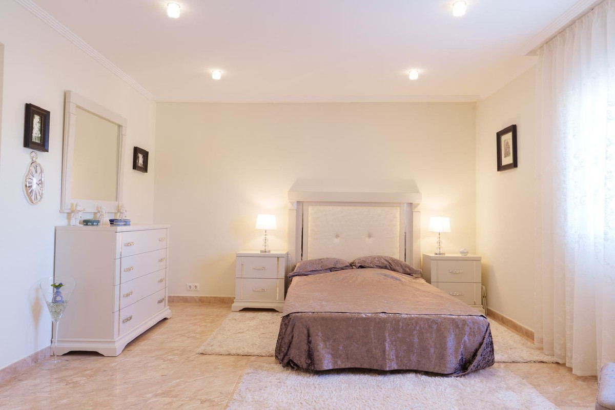 For sale - 7 Bedroom 4 Bathroom House - Detached Villa in Orihuela - Los Altos  - Alicante