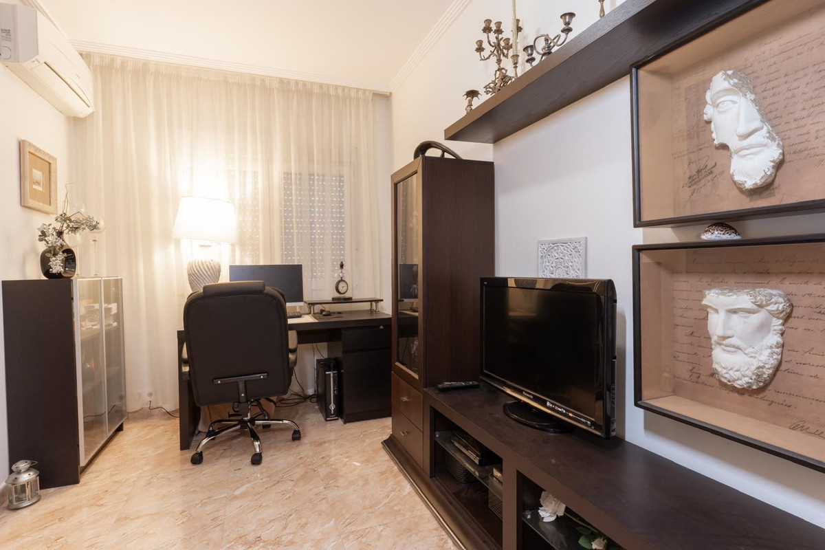 For sale - 7 Bedroom 4 Bathroom House - Detached Villa in Orihuela - Los Altos  - Alicante