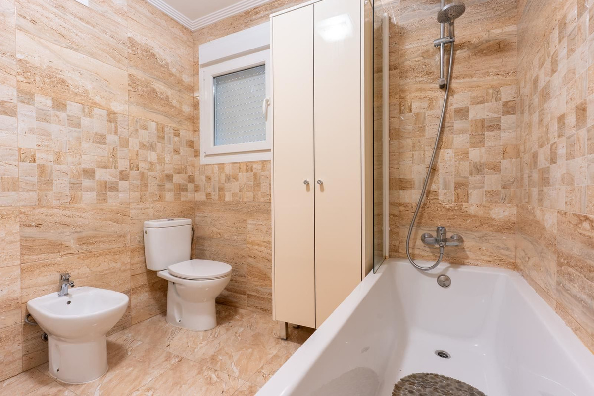 For sale - 7 Bedroom 4 Bathroom House - Detached Villa in Orihuela - Los Altos  - Alicante