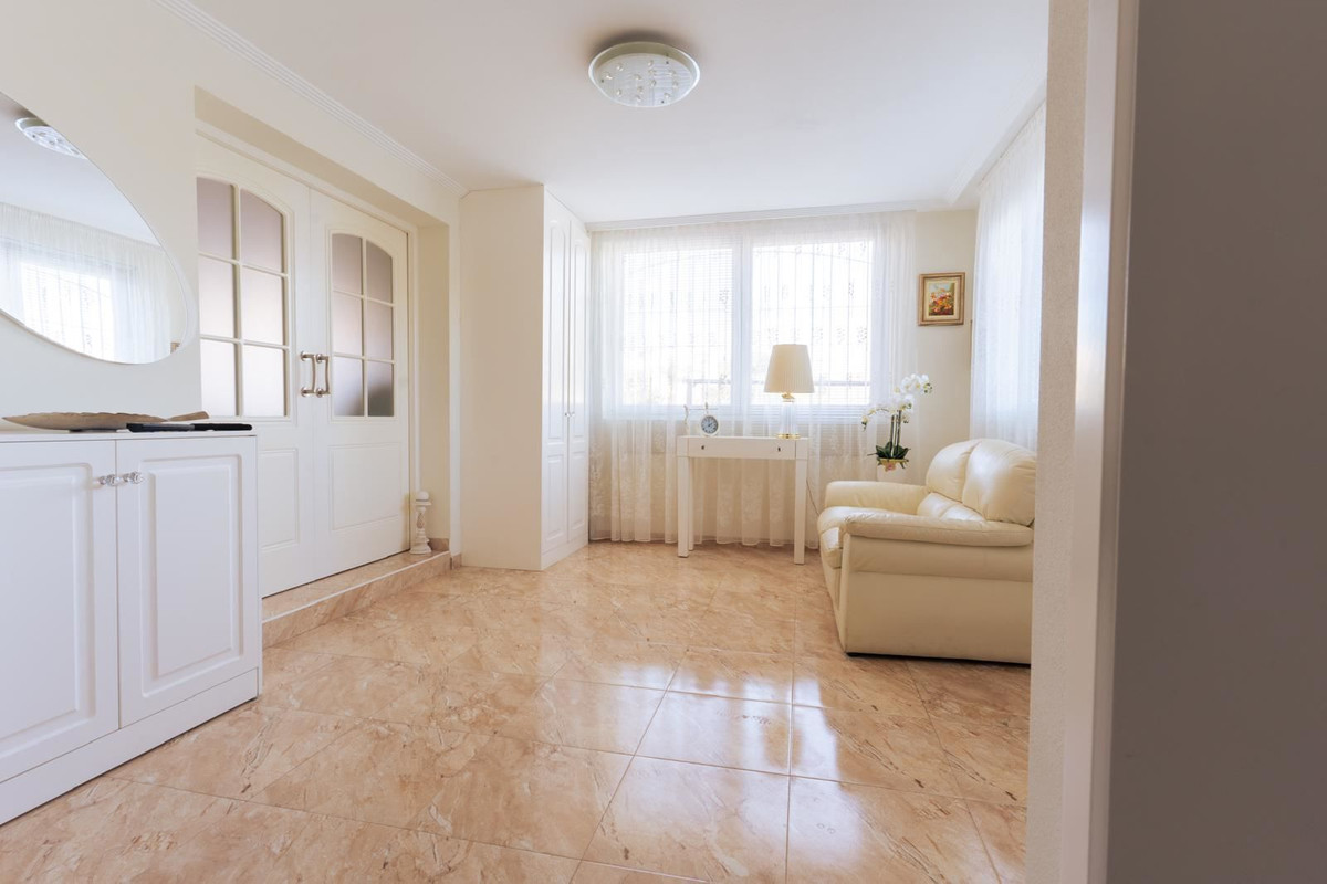 For sale - 7 Bedroom 4 Bathroom House - Detached Villa in Orihuela - Los Altos  - Alicante