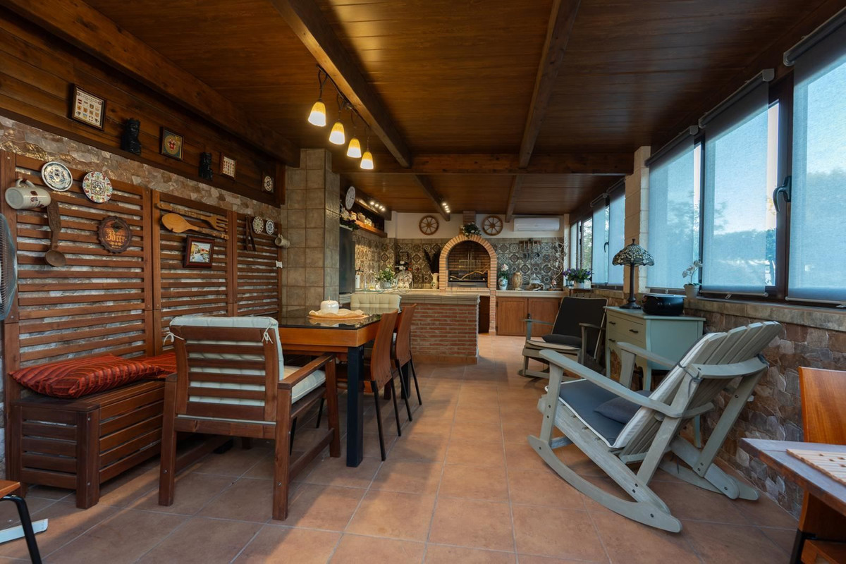 For sale - 7 Bedroom 4 Bathroom House - Detached Villa in Orihuela - Los Altos  - Alicante