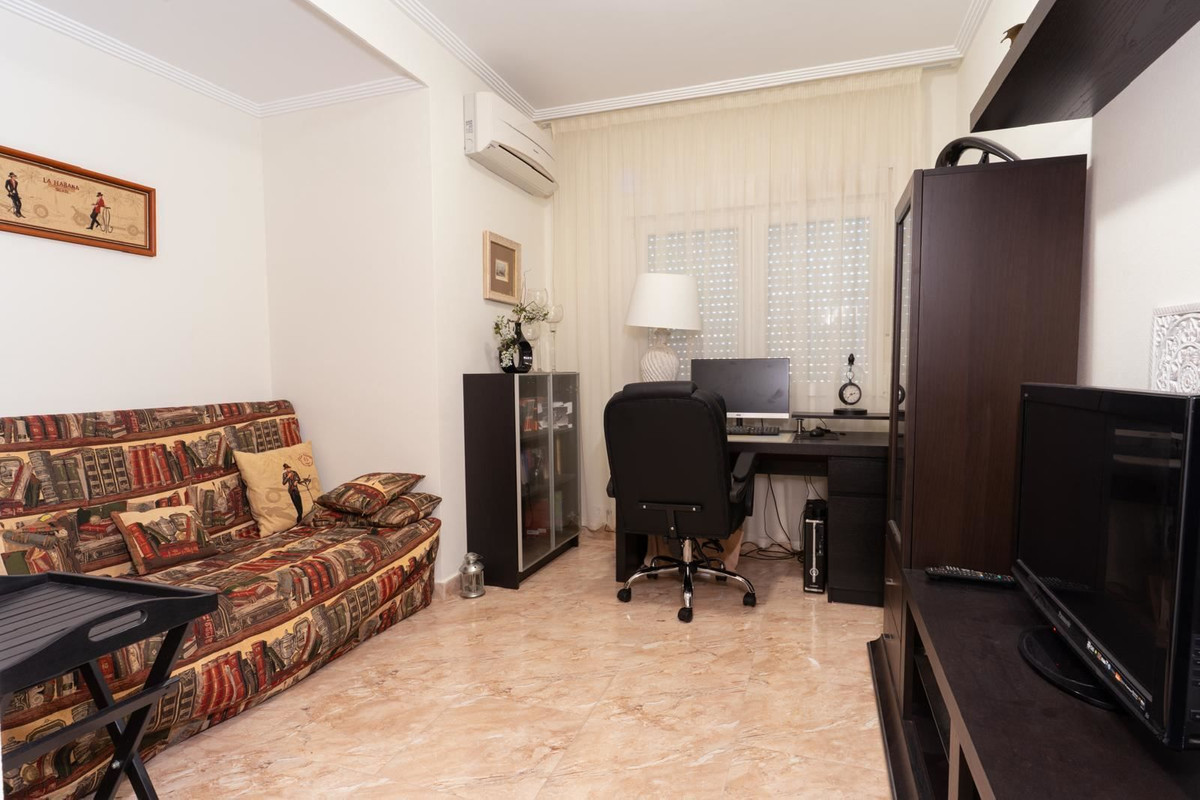 For sale - 7 Bedroom 4 Bathroom House - Detached Villa in Orihuela - Los Altos  - Alicante