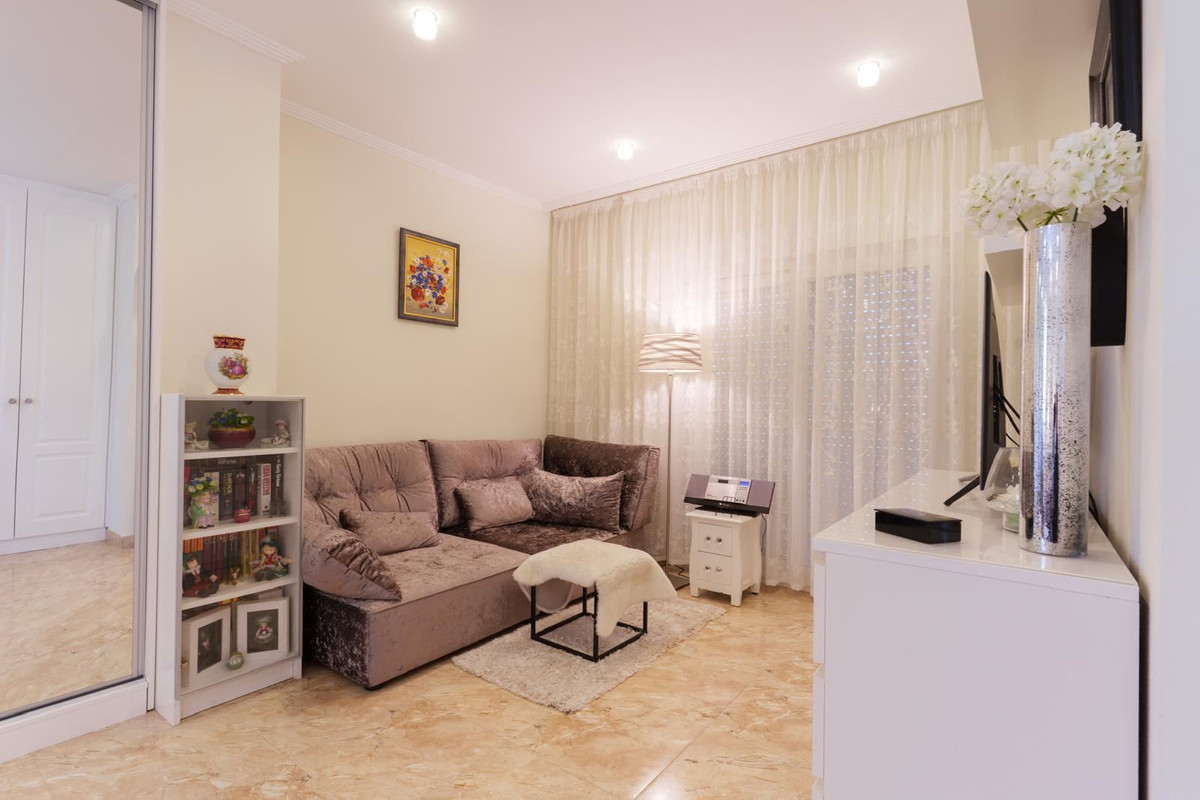 For sale - 7 Bedroom 4 Bathroom House - Detached Villa in Orihuela - Los Altos  - Alicante