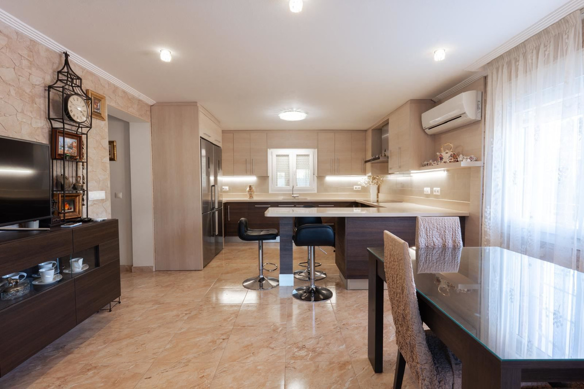 For sale - 7 Bedroom 4 Bathroom House - Detached Villa in Orihuela - Los Altos  - Alicante