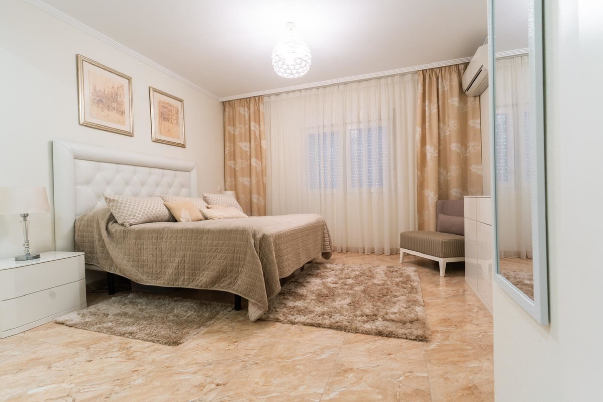 For sale - 7 Bedroom 4 Bathroom House - Detached Villa in Orihuela - Los Altos  - Alicante